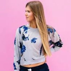 ZYIA active blue floral crop sweatshirt